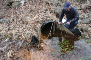 Sewage sampling method during water quality testing